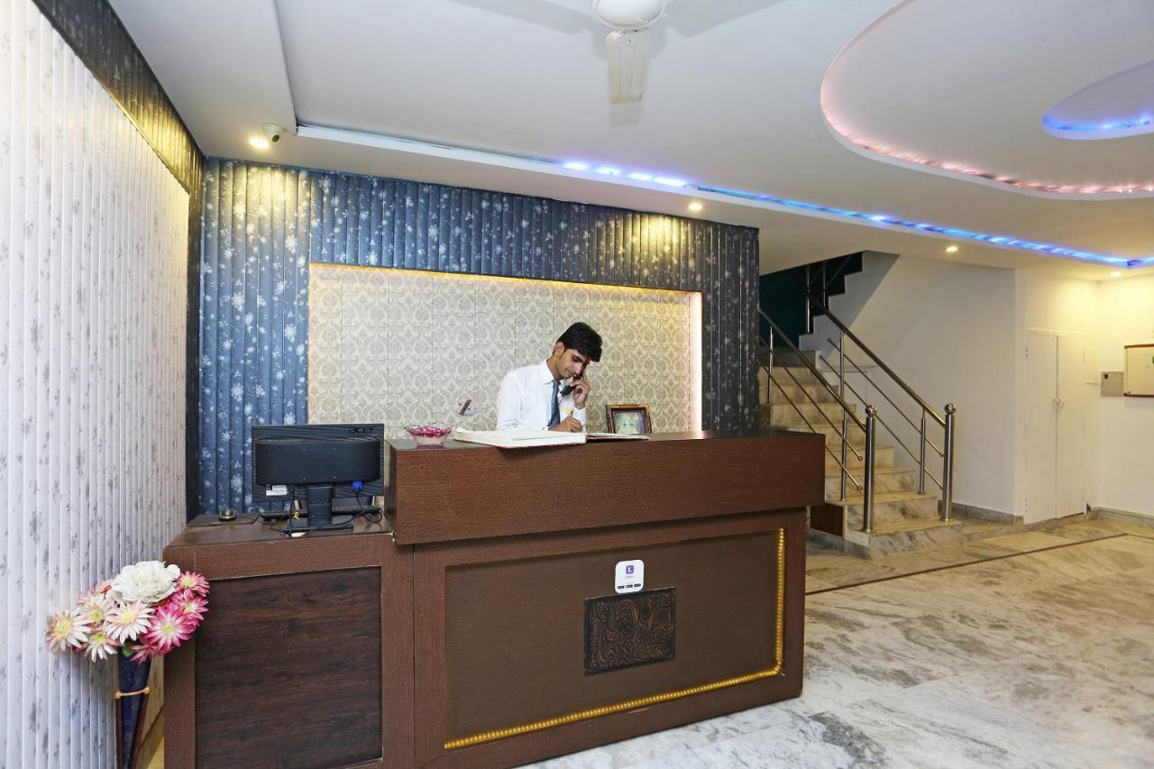 آغْرا Hotel Ganpati Agra المظهر الخارجي الصورة